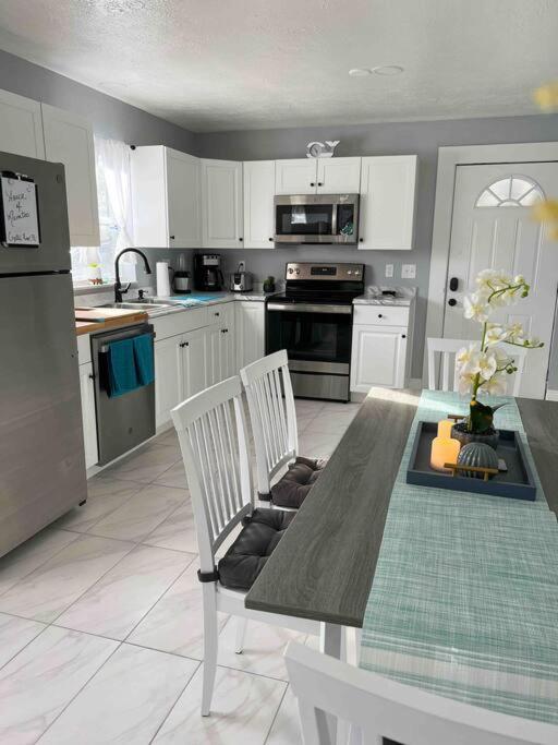 הוילה קריסטל ריבר House Of Manatees-Entire House With Yard, Fire Pit, Dog Friendly מראה חיצוני תמונה